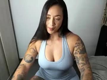 Discover our girls online shows and discover the company of countless livestreamers, with stunning shapes, sex toys and more.
