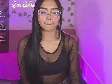 Discover our girls online shows and discover the company of countless livestreamers, with stunning shapes, sex toys and more.