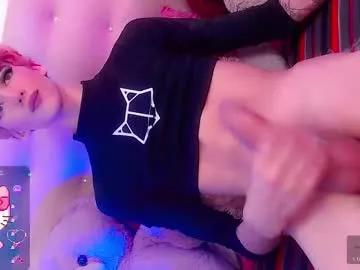 Discover our girls online shows and discover the company of countless livestreamers, with stunning shapes, sex toys and more.
