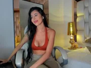 Discover our girls online shows and discover the company of countless livestreamers, with stunning shapes, sex toys and more.