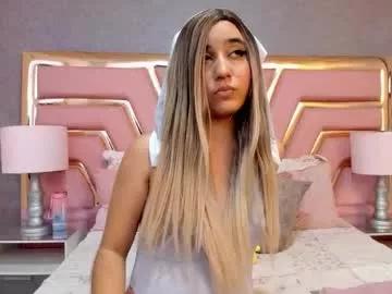 Discover our girls online shows and discover the company of countless livestreamers, with stunning shapes, sex toys and more.