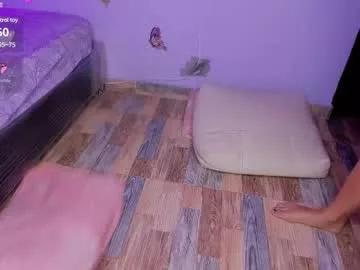 sara_and_lion from Chaturbate