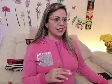 sara_crowe from Chaturbate