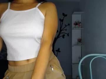 sara_tris from Chaturbate