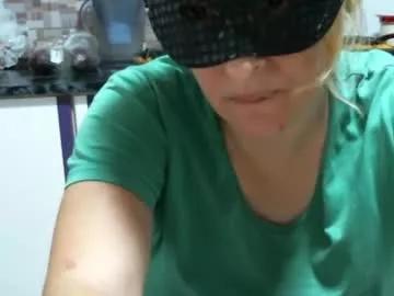 sarasexx33 from Chaturbate