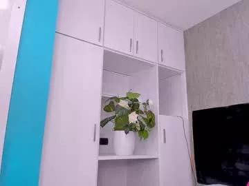 sarawagnerr from Chaturbate