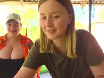 sassy_seasons from Chaturbate