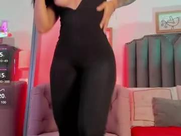 Discover our girls online shows and discover the company of countless livestreamers, with stunning shapes, sex toys and more.