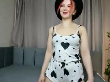 Discover our girls online shows and discover the company of countless livestreamers, with stunning shapes, sex toys and more.