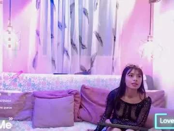Discover our girls online shows and discover the company of countless livestreamers, with stunning shapes, sex toys and more.