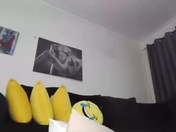 Discover our girls online shows and discover the company of countless livestreamers, with stunning shapes, sex toys and more.