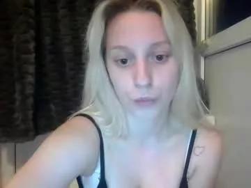 Shadowlily01 webcams show profile image 