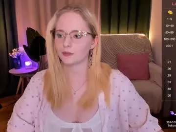 sheslinki from Chaturbate