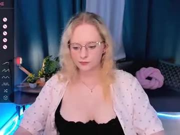 sheslinki from Chaturbate