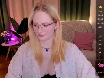 sheslinki from Chaturbate