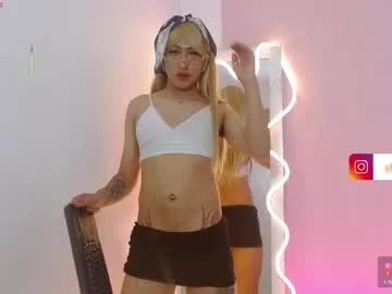 Discover our girls online shows and discover the company of countless livestreamers, with stunning shapes, sex toys and more.