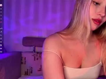 Shy_bee webcams show profile image 
