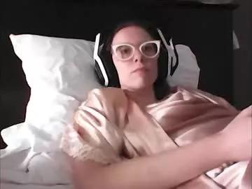 shyhotnerd from Chaturbate