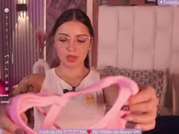 Discover our girls online shows and discover the company of countless livestreamers, with stunning shapes, sex toys and more.