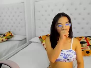 Discover our girls online shows and discover the company of countless livestreamers, with stunning shapes, sex toys and more.