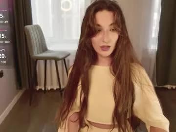 Discover our girls online shows and discover the company of countless livestreamers, with stunning shapes, sex toys and more.