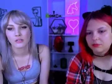 Discover our girls online shows and discover the company of countless livestreamers, with stunning shapes, sex toys and more.
