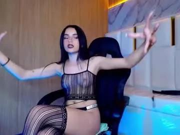 Discover our girls online shows and discover the company of countless livestreamers, with stunning shapes, sex toys and more.