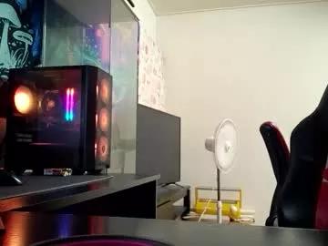 Discover our girls online shows and discover the company of countless livestreamers, with stunning shapes, sex toys and more.