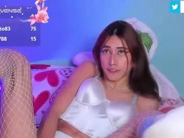 Discover our girls online shows and discover the company of countless livestreamers, with stunning shapes, sex toys and more.