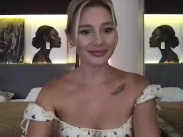 Discover our girls online shows and discover the company of countless livestreamers, with stunning shapes, sex toys and more.