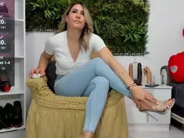 Discover our girls online shows and discover the company of countless livestreamers, with stunning shapes, sex toys and more.