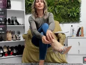 Discover our girls online shows and discover the company of countless livestreamers, with stunning shapes, sex toys and more.