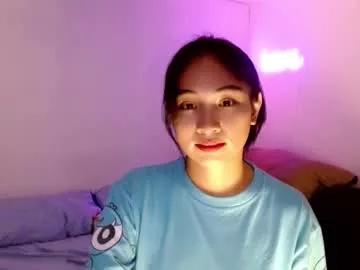 sweetlilly_18 from Chaturbate