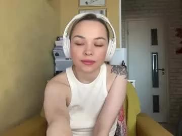 Sweetraspberrytina webcams show profile image 