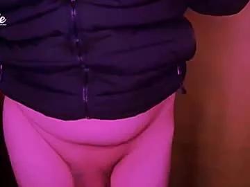 sweetvalerietinybig from Chaturbate