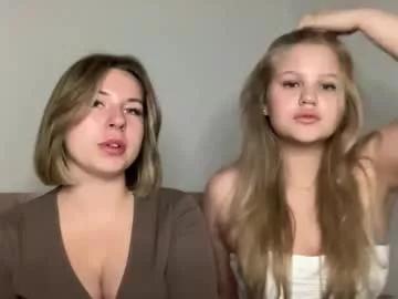 Discover our girls online shows and discover the company of countless livestreamers, with stunning shapes, sex toys and more.