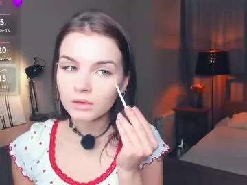 synne_glows from Chaturbate