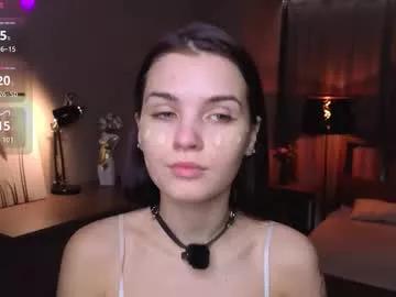synne_glows from Chaturbate is Freechat