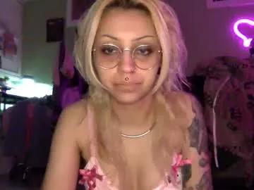 theeking_venus from Chaturbate