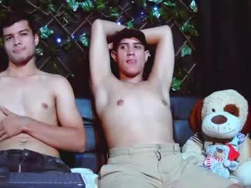 Discover our girls online shows and discover the company of countless livestreamers, with stunning shapes, sex toys and more.