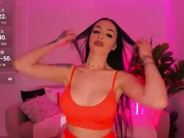 Discover our girls online shows and discover the company of countless livestreamers, with stunning shapes, sex toys and more.