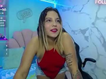 Discover our girls online shows and discover the company of countless livestreamers, with stunning shapes, sex toys and more.