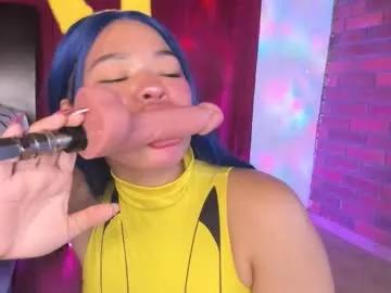 Discover our girls online shows and discover the company of countless livestreamers, with stunning shapes, sex toys and more.