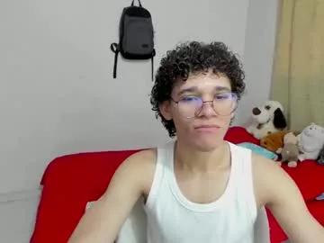 tom_blue10 from Chaturbate is Freechat