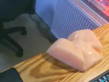 toohugeandstonedxoxo from Chaturbate
