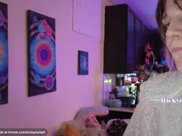 Discover our girls online shows and discover the company of countless livestreamers, with stunning shapes, sex toys and more.