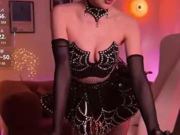 Discover our girls online shows and discover the company of countless livestreamers, with stunning shapes, sex toys and more.