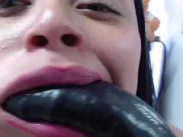 Discover our girls online shows and discover the company of countless livestreamers, with stunning shapes, sex toys and more.