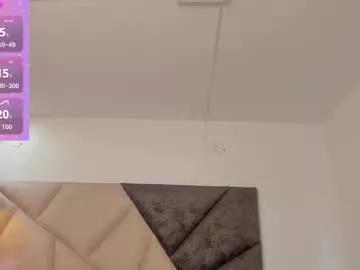 Velika_ webcams show profile image 
