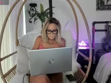velvetbarbie from Chaturbate